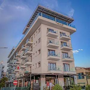 Hotel Triumf, Shëngjin