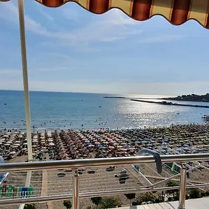  Apartment Sea View